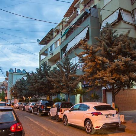 Hotel Nuestra Casa à Tirana Extérieur photo