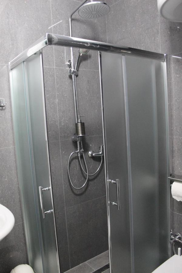 Hotel Nuestra Casa à Tirana Extérieur photo