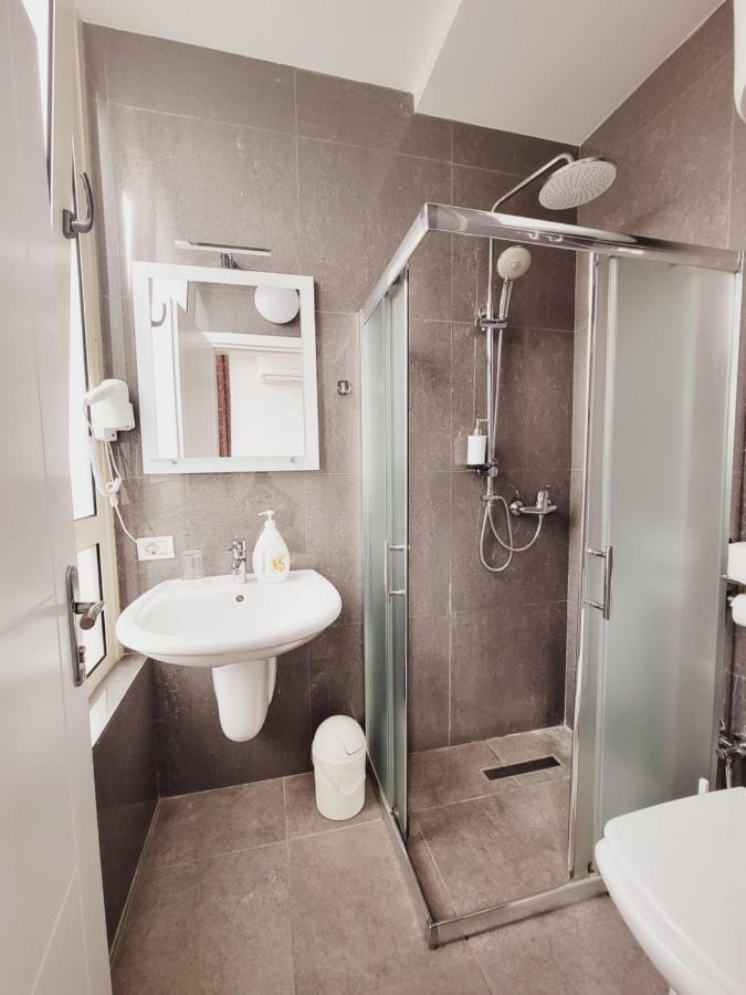 Hotel Nuestra Casa à Tirana Extérieur photo