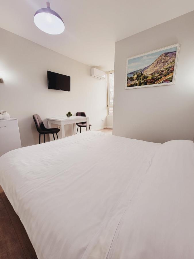 Hotel Nuestra Casa à Tirana Extérieur photo