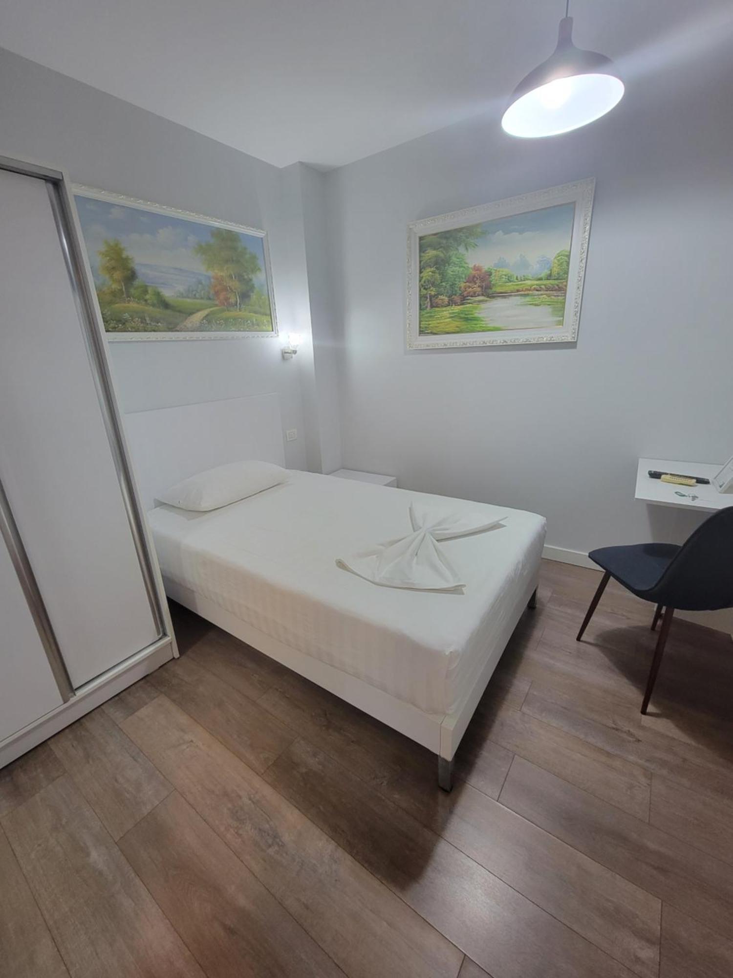 Hotel Nuestra Casa à Tirana Extérieur photo
