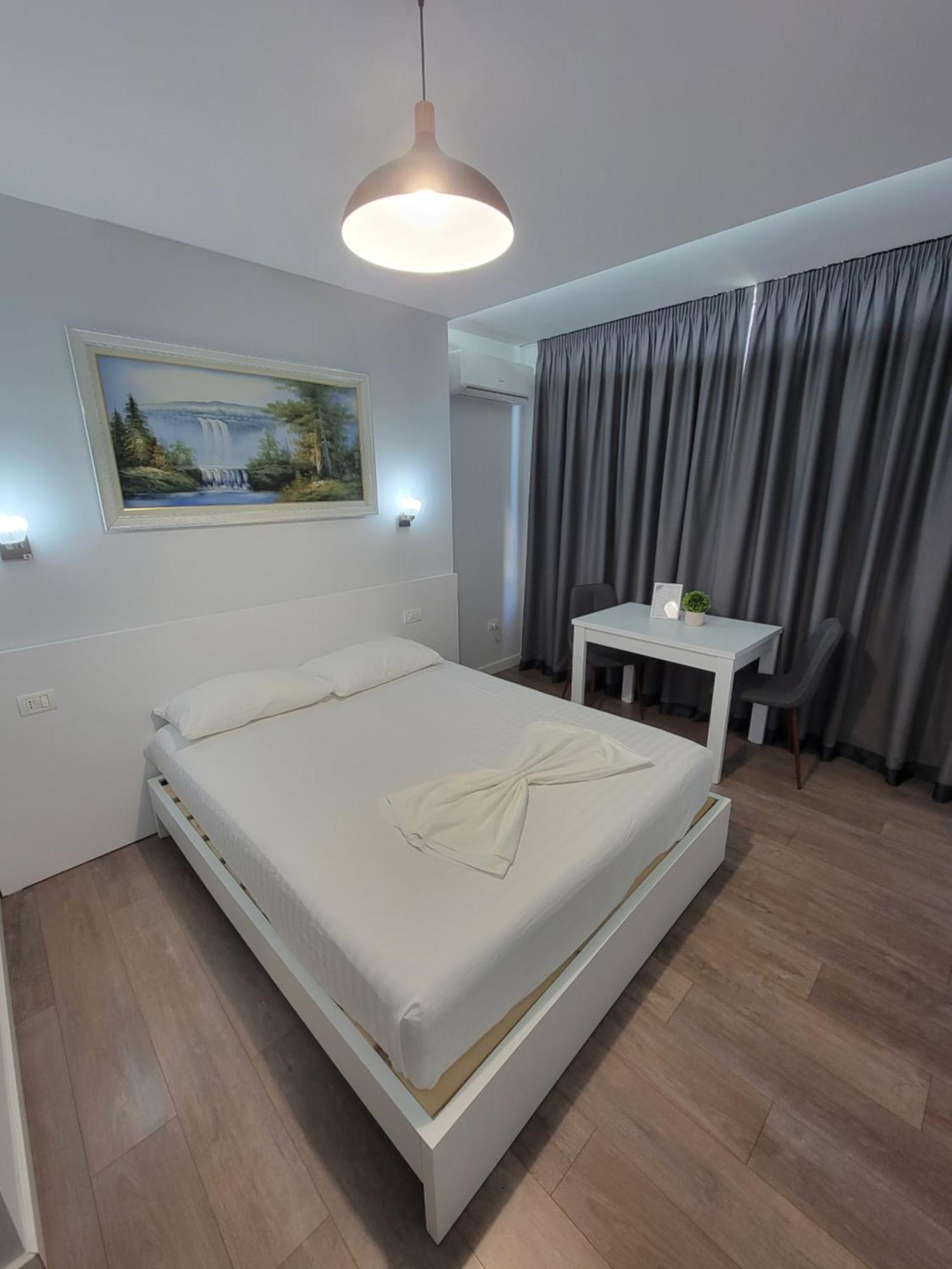Hotel Nuestra Casa à Tirana Extérieur photo